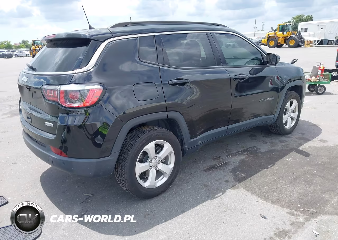 2018 Jeep Compass Latitude 4X4 VIN:3C4NJDBB6JT413912 - 4
