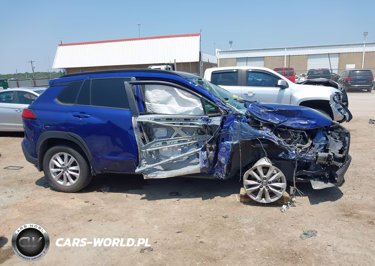 2022 Toyota Corolla Cross Le VIN:7MUCAAAG9NV027364 - 12