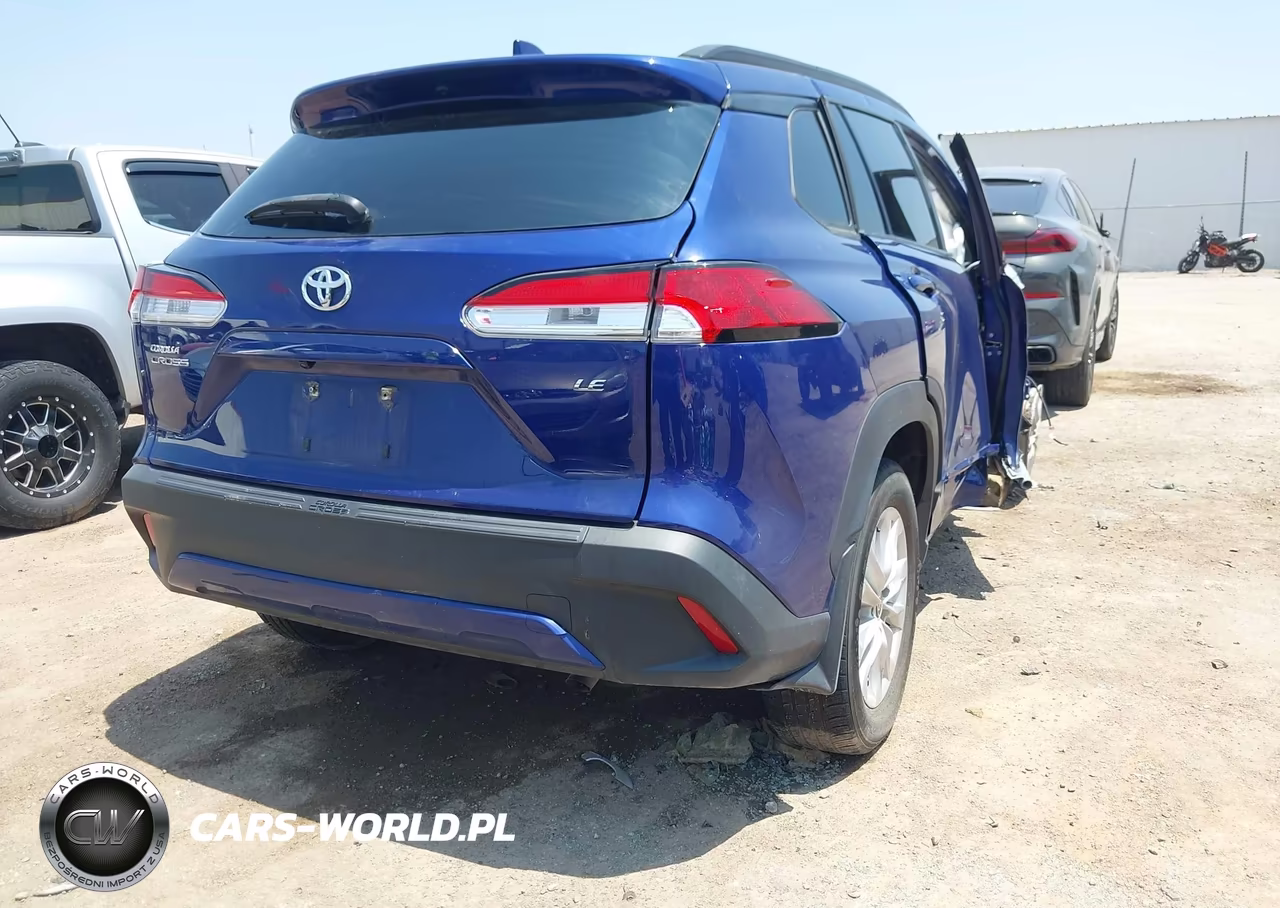 2022 Toyota Corolla Cross Le VIN:7MUCAAAG9NV027364 - 4