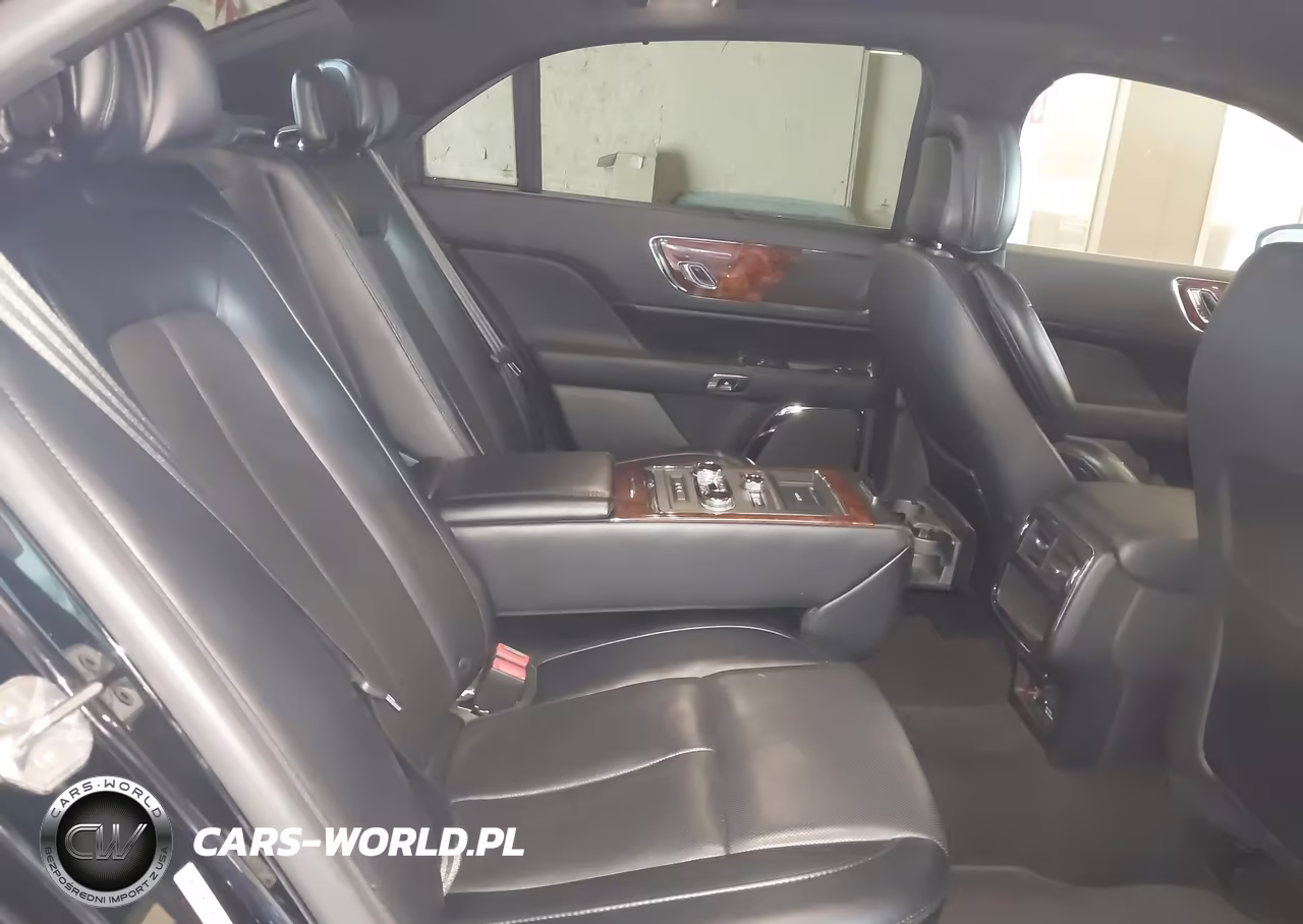 2020 Lincoln Continental Livery VIN:1LN6L9UK3L5602637 - 8