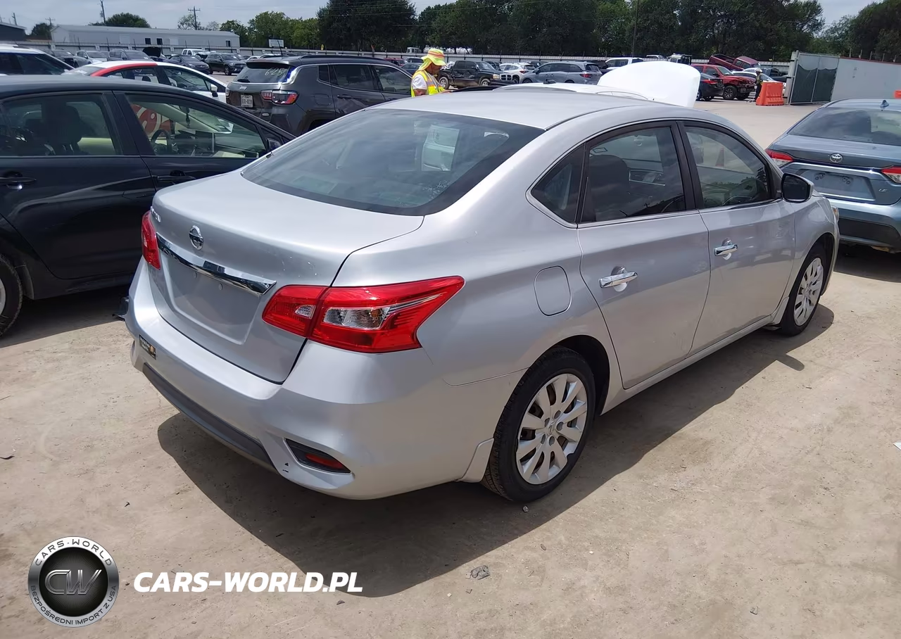 2016 Nissan Sentra S VIN:3N1AB7AP4GY290698 - 4