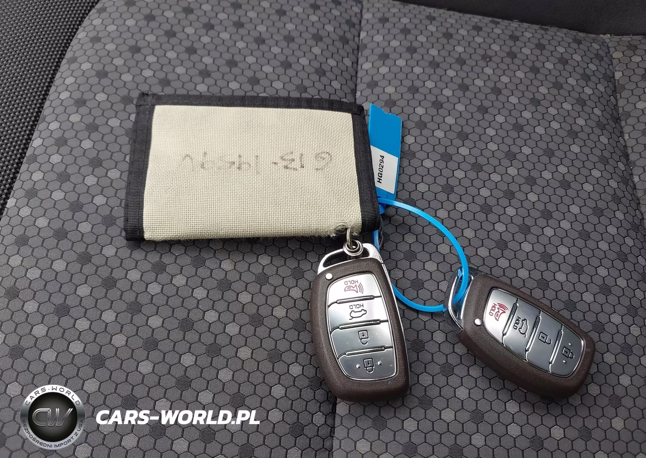 2018 Hyundai Ioniq Hybrid Blue VIN:KMHC65LC4JU075837 - 11