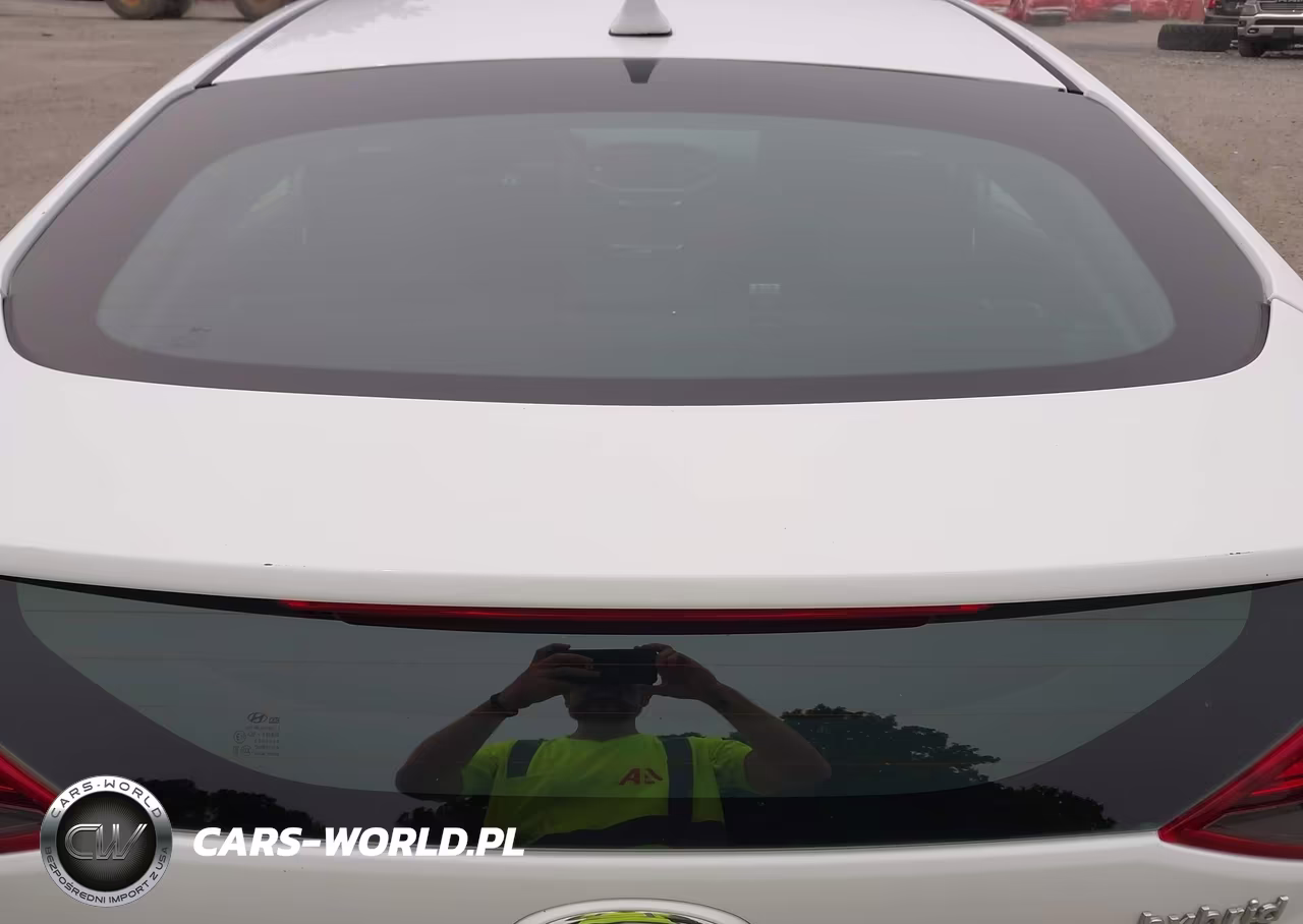 2018 Hyundai Ioniq Hybrid Blue VIN:KMHC65LC4JU075837 - 12