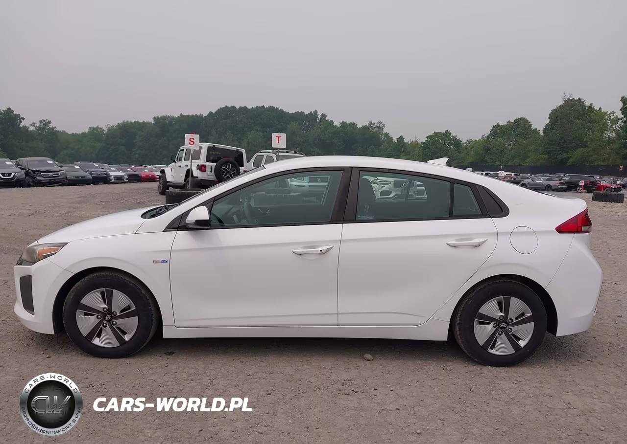 2018 Hyundai Ioniq Hybrid Blue VIN:KMHC65LC4JU075837 - 19