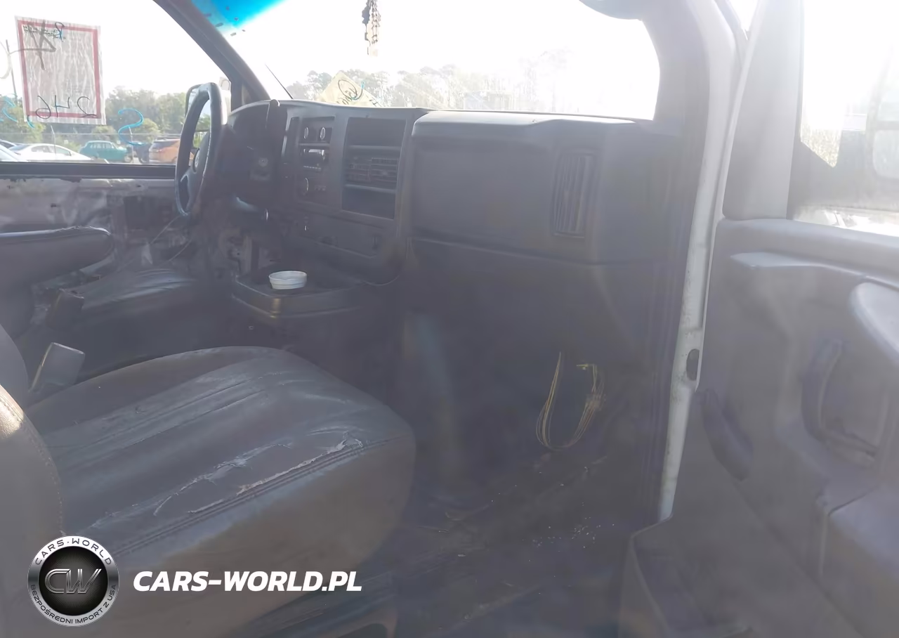 2012 Chevrolet Express 2500 Work Van VIN:1GCWGGCA2C1100778 - 5