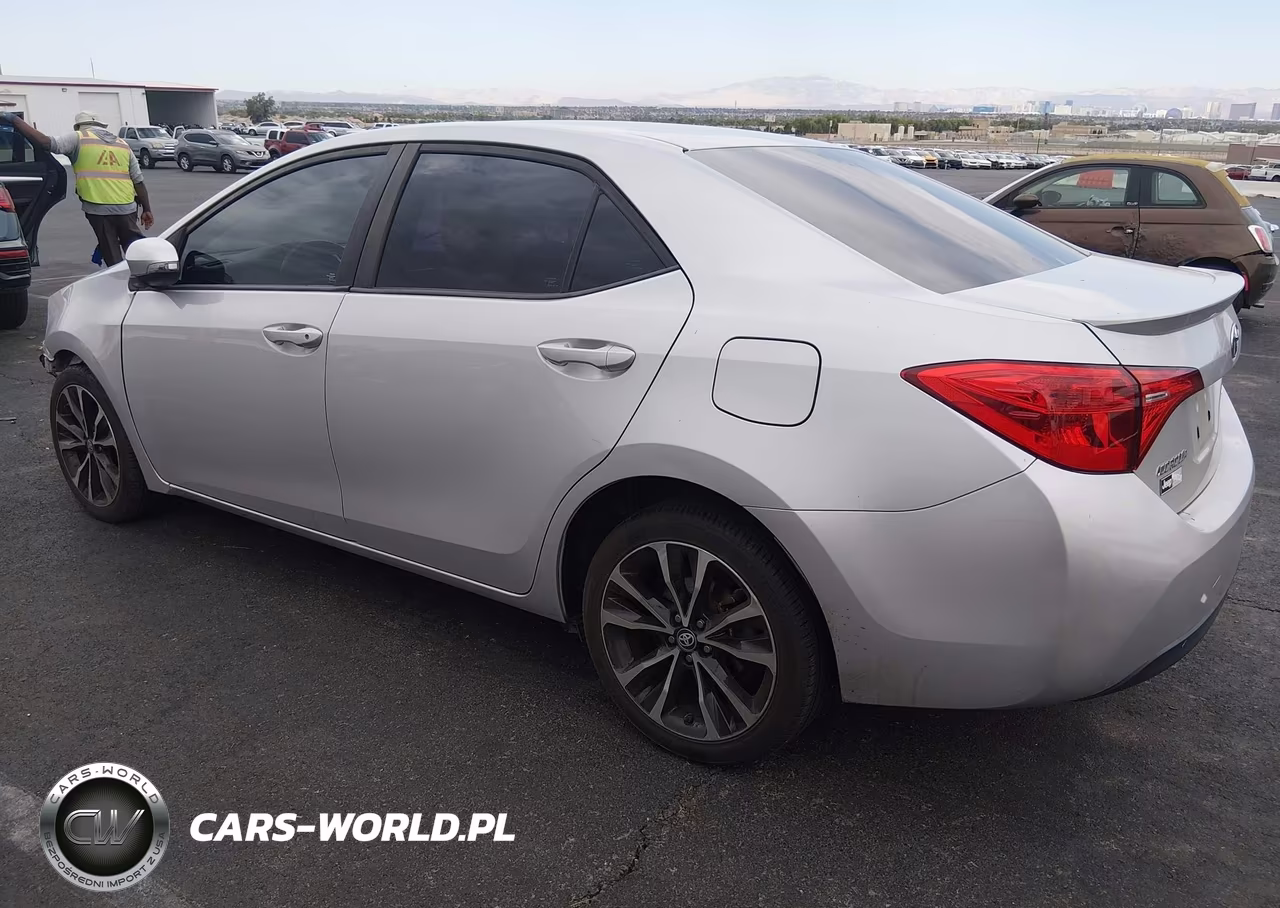 2017 Toyota Corolla Se VIN:2T1BURHE7HC902129 - 3