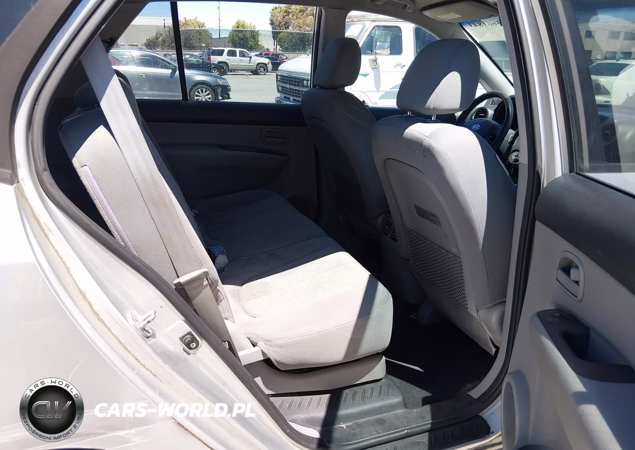2009 Kia Rondo Lx VIN:KNAFG528097266299 - 8