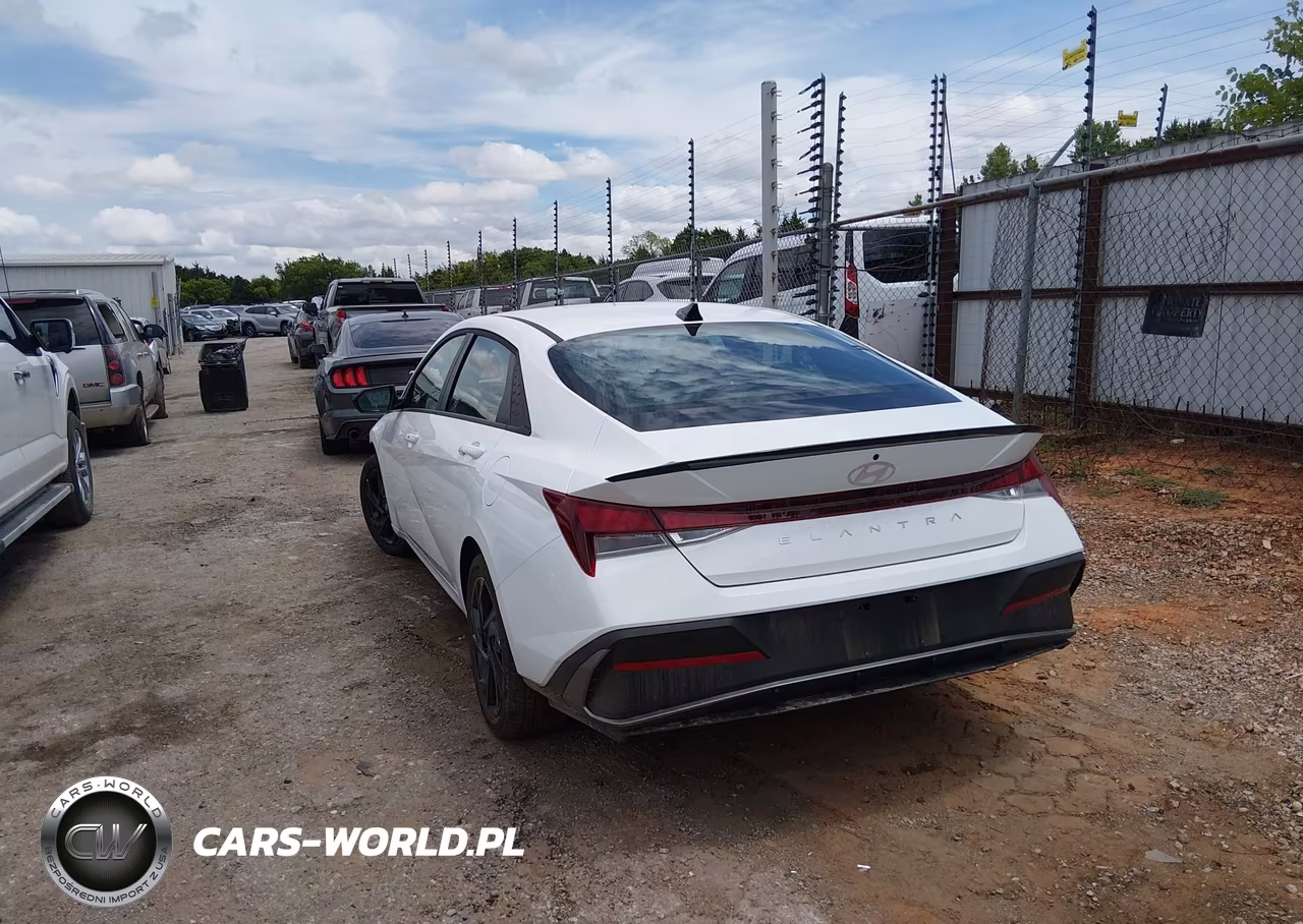 2026 Hyundai Elantra Sel Sport VIN:KMHLM4DG7TU238369 - 3