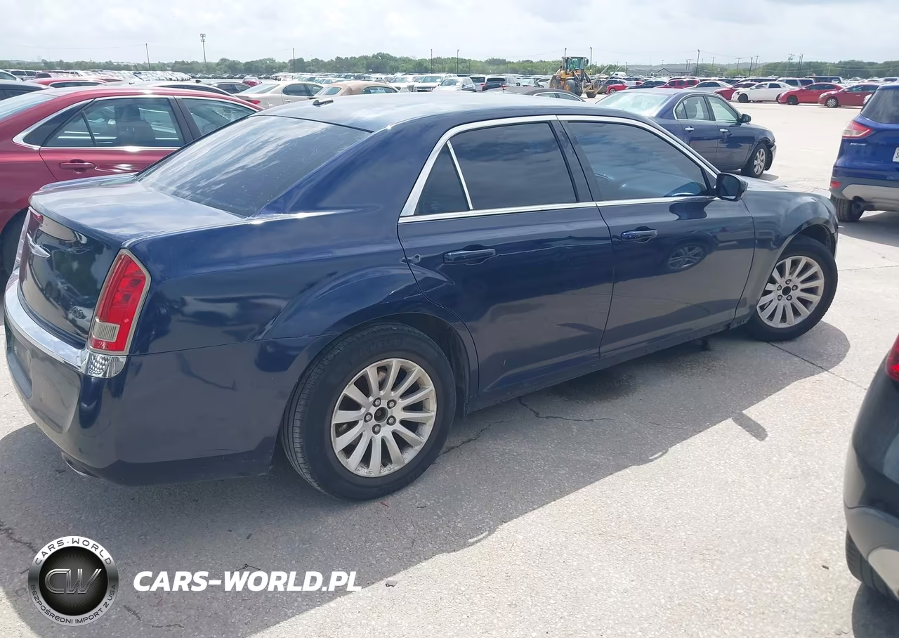 2014 Chrysler 300 VIN:2C3CCAAG0EH181081 - 4
