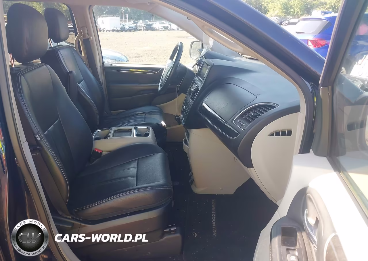 2013 Chrysler Town & Country Touring VIN:2C4RC1BG2DR734701 - 5