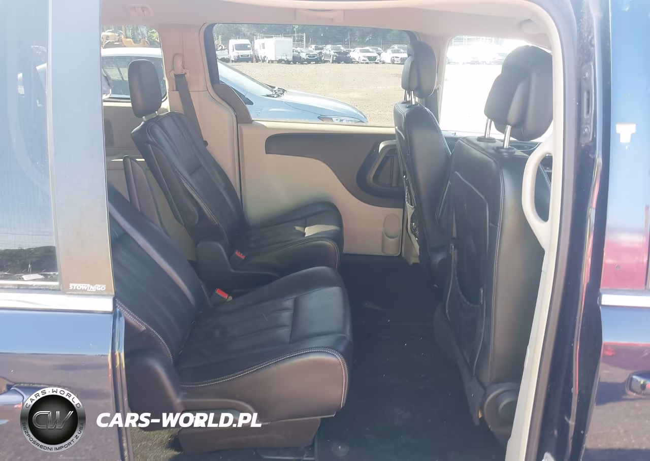 2013 Chrysler Town & Country Touring VIN:2C4RC1BG2DR734701 - 8