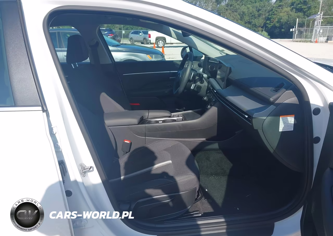 2026 Hyundai Sonata Hybrid Blue VIN:KMHL24JJ6TA168872 - 5