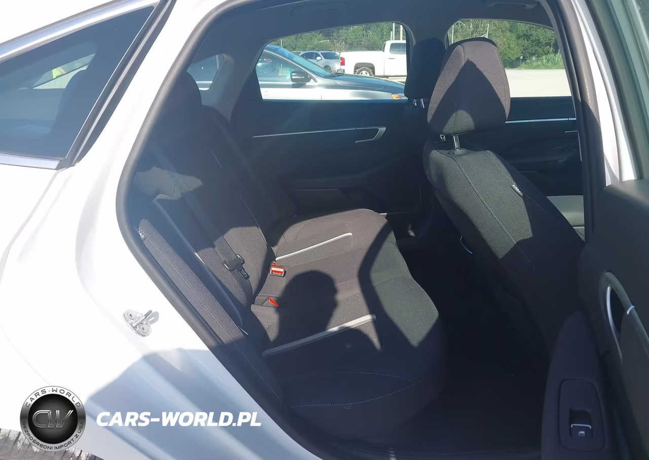 2026 Hyundai Sonata Hybrid Blue VIN:KMHL24JJ6TA168872 - 8