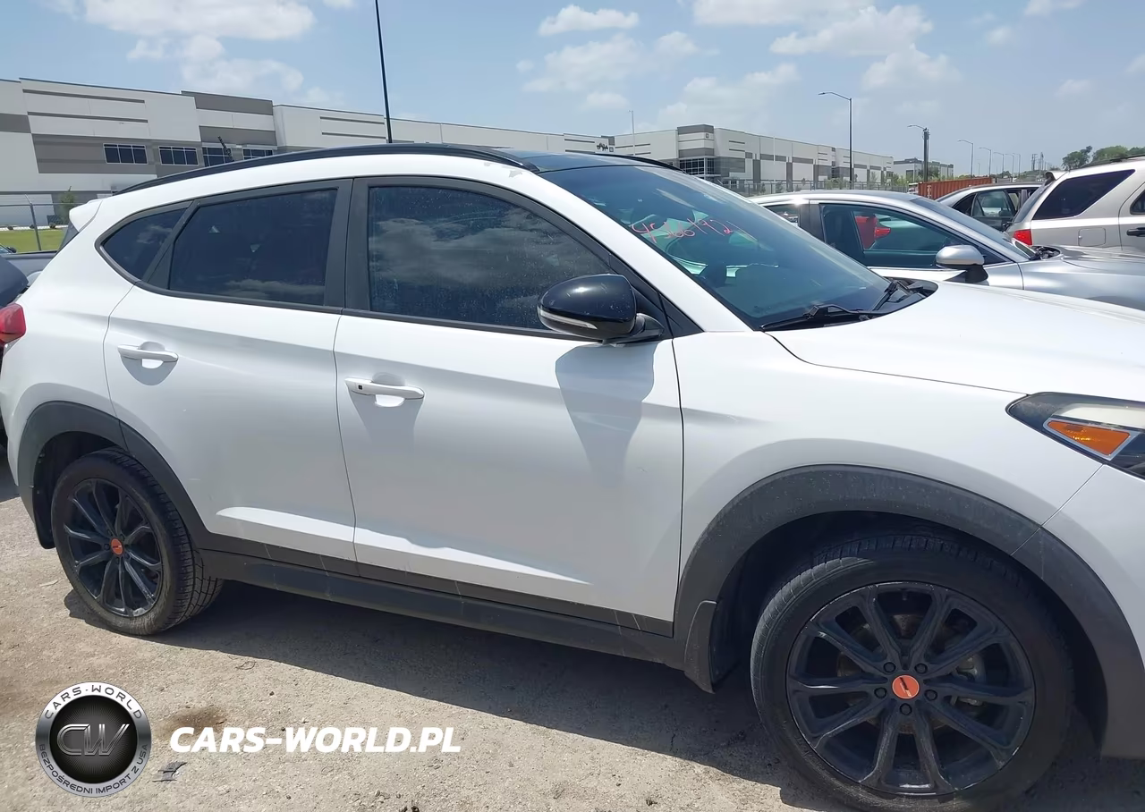 2017 Hyundai Tucson Night VIN:KM8J33A22HU549020 - 13