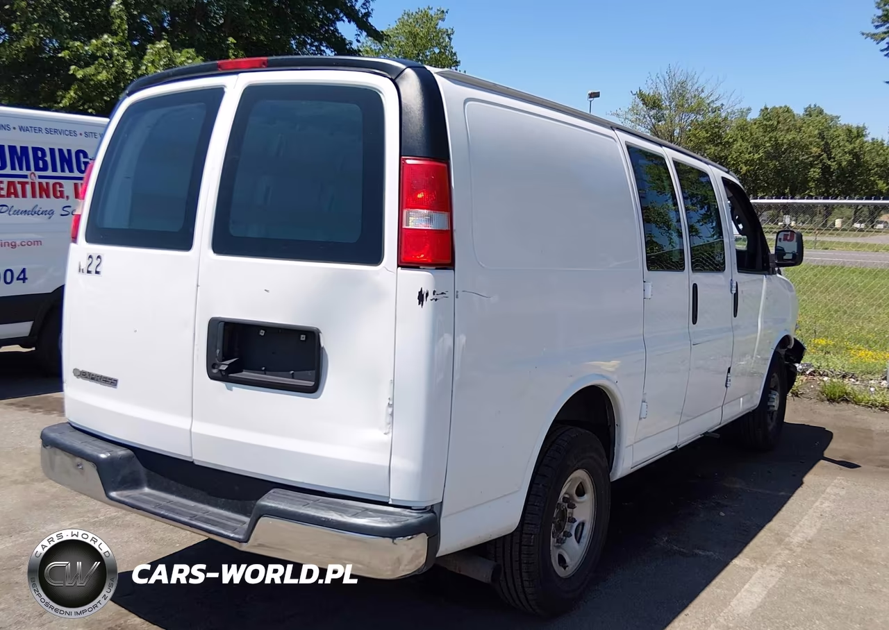 2018 Chevrolet Express 2500 Work Van VIN:1GCWGAFG1J1910400 - 4