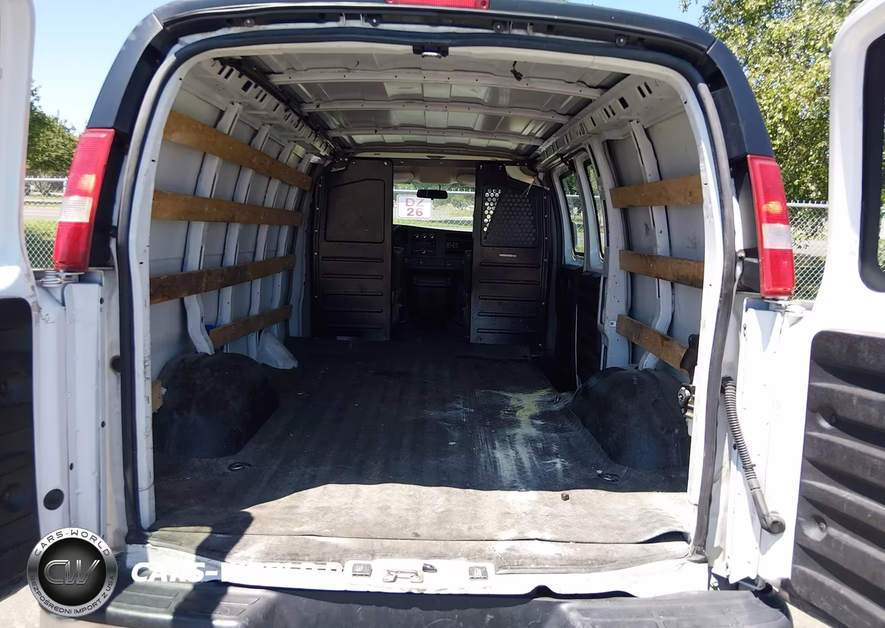 2018 Chevrolet Express 2500 Work Van VIN:1GCWGAFG1J1910400 - 8