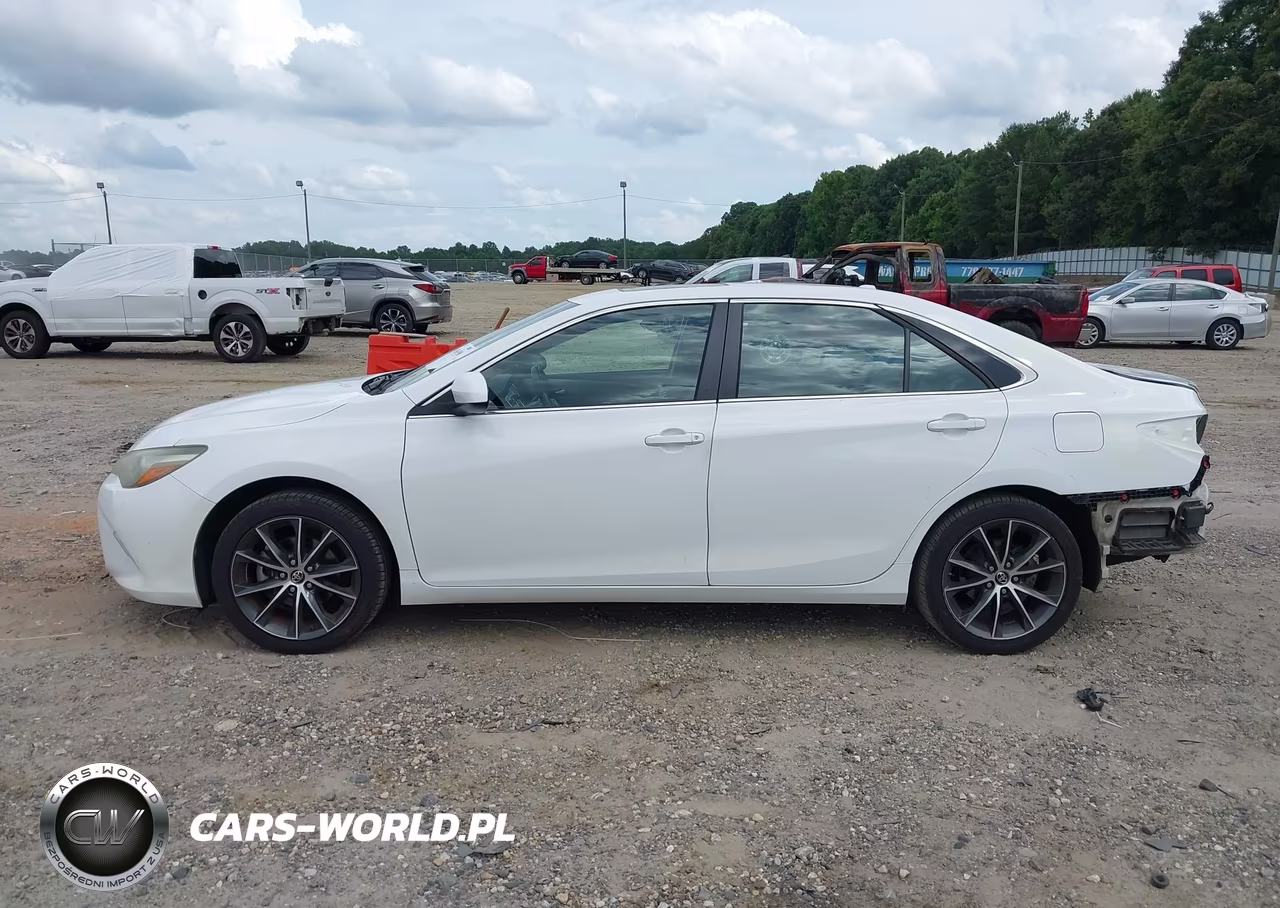 2015 Toyota Camry Xse VIN:4T1BF1FK1FU905317 - 15