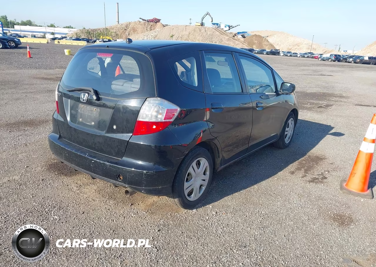 2009 Honda Fit VIN:JHMGE87249S040846 - 4
