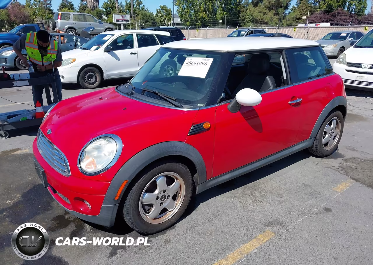 2009 Mini Cooper VIN:WMWMF33559TW72136 - 2