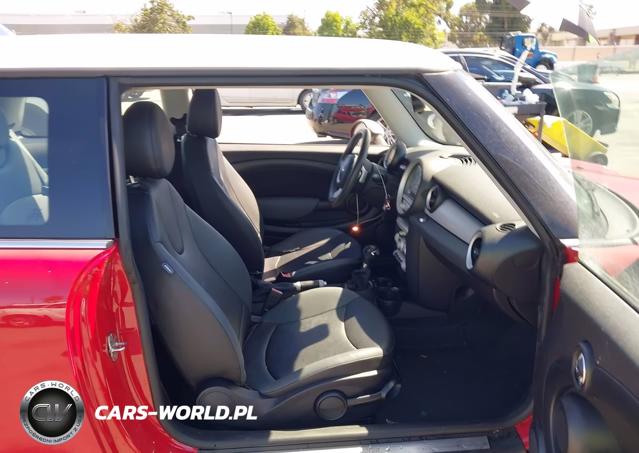 2009 Mini Cooper VIN:WMWMF33559TW72136 - 5