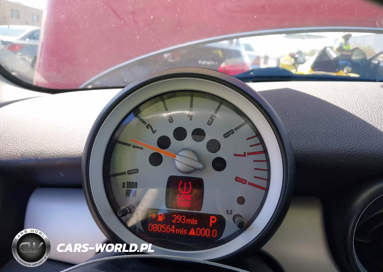 2009 Mini Cooper VIN:WMWMF33559TW72136 - 7
