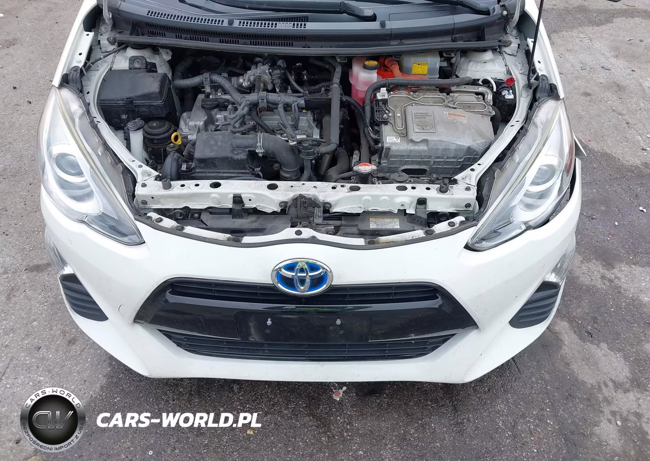 2016 Toyota Prius C Three VIN:JTDKDTB31G1130296 - 10