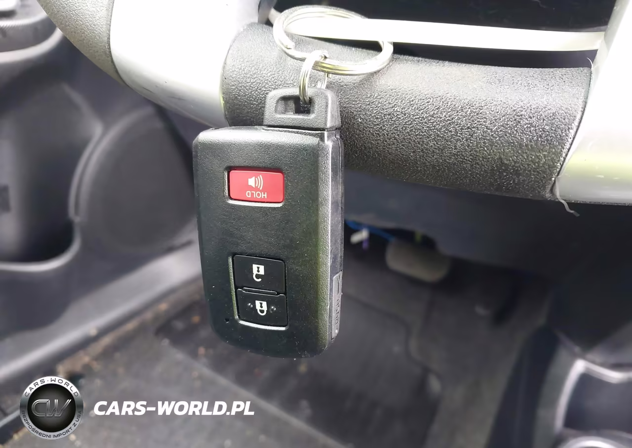 2016 Toyota Prius C Three VIN:JTDKDTB31G1130296 - 11