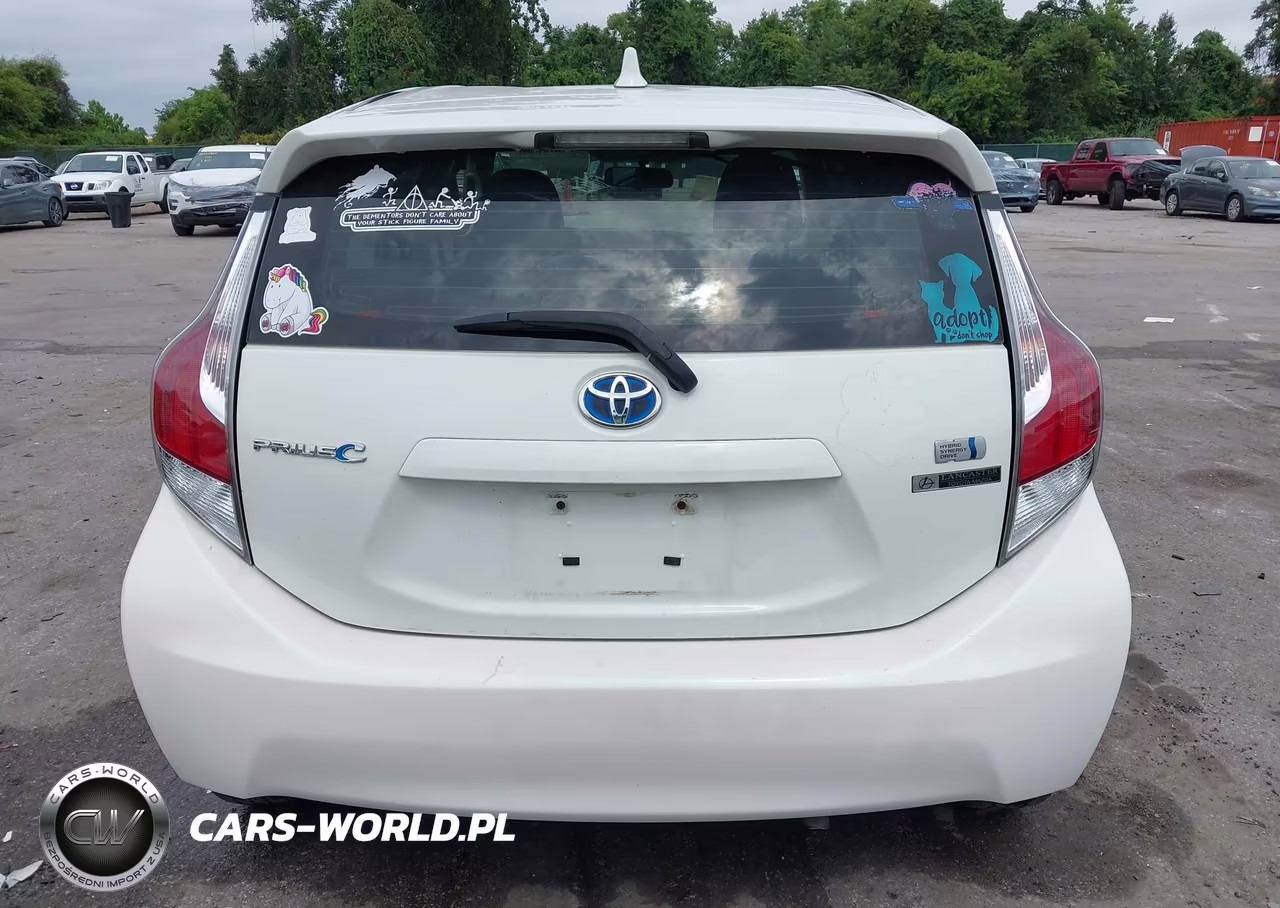 2016 Toyota Prius C Three VIN:JTDKDTB31G1130296 - 17