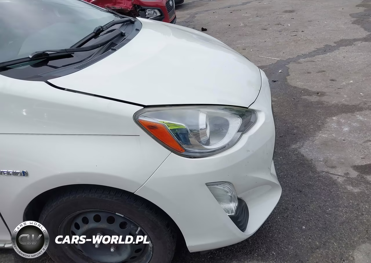 2016 Toyota Prius C Three VIN:JTDKDTB31G1130296 - 18