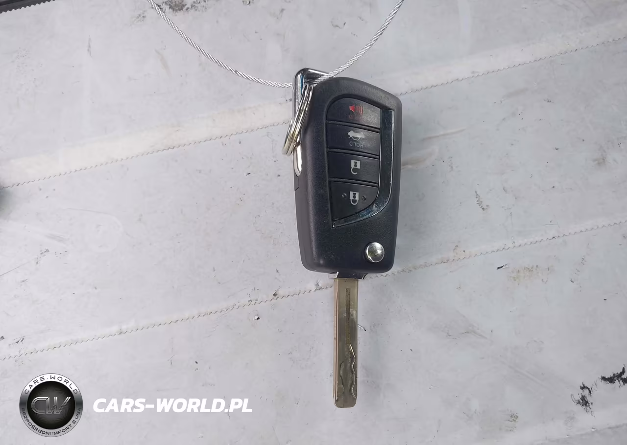 2018 Toyota Camry Le VIN:4T1B11HKXJU638859 - 11