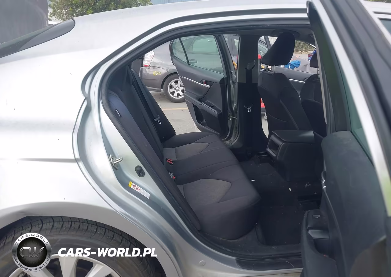 2018 Toyota Camry Le VIN:4T1B11HKXJU638859 - 8