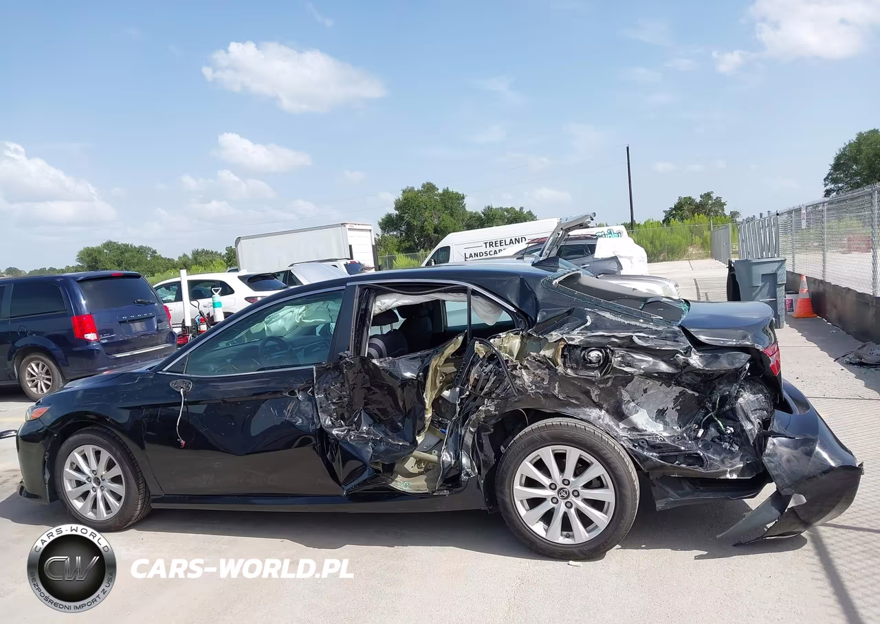 2019 Toyota Camry Le VIN:4T1B11HK2KU696904 - 15