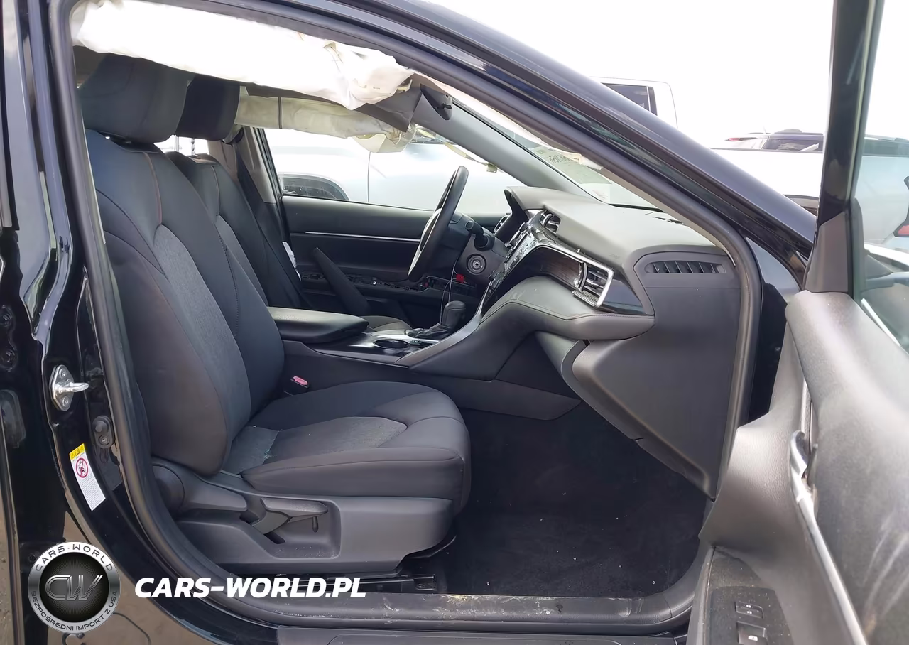 2019 Toyota Camry Le VIN:4T1B11HK2KU696904 - 5