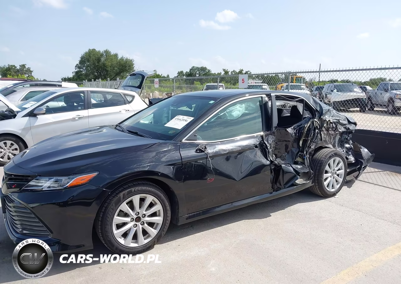 2019 Toyota Camry Le VIN:4T1B11HK2KU696904 - 6
