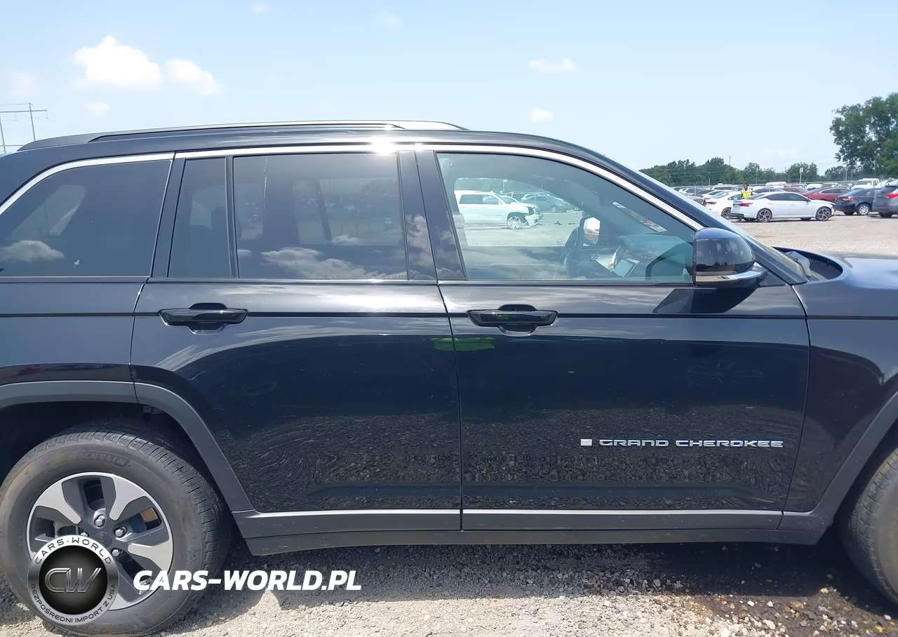 2024 Jeep Grand Cherokee 4Xe VIN:1C4RJYB66RC116996 - 14