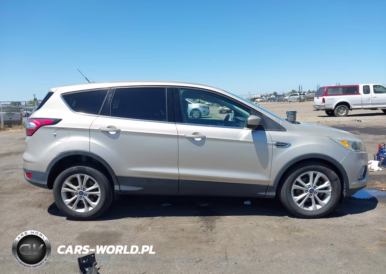 2017 Ford Escape Se VIN:1FMCU0GDXHUC27061 - 14