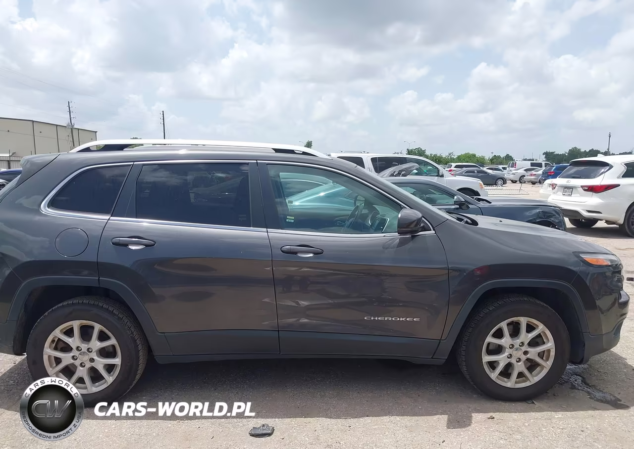 2016 Jeep Cherokee Latitude VIN:1C4PJMCB6GW361112 - 13