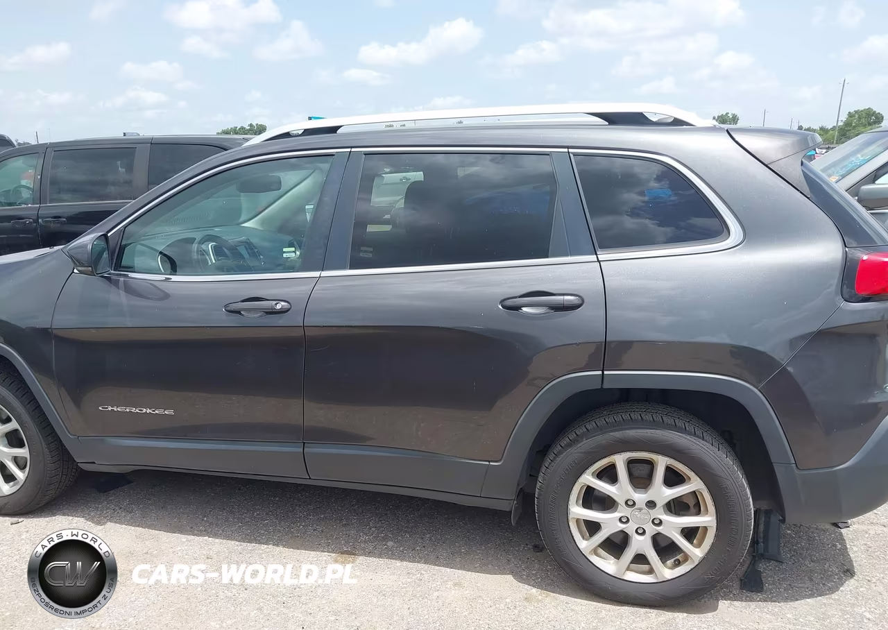 2016 Jeep Cherokee Latitude VIN:1C4PJMCB6GW361112 - 14