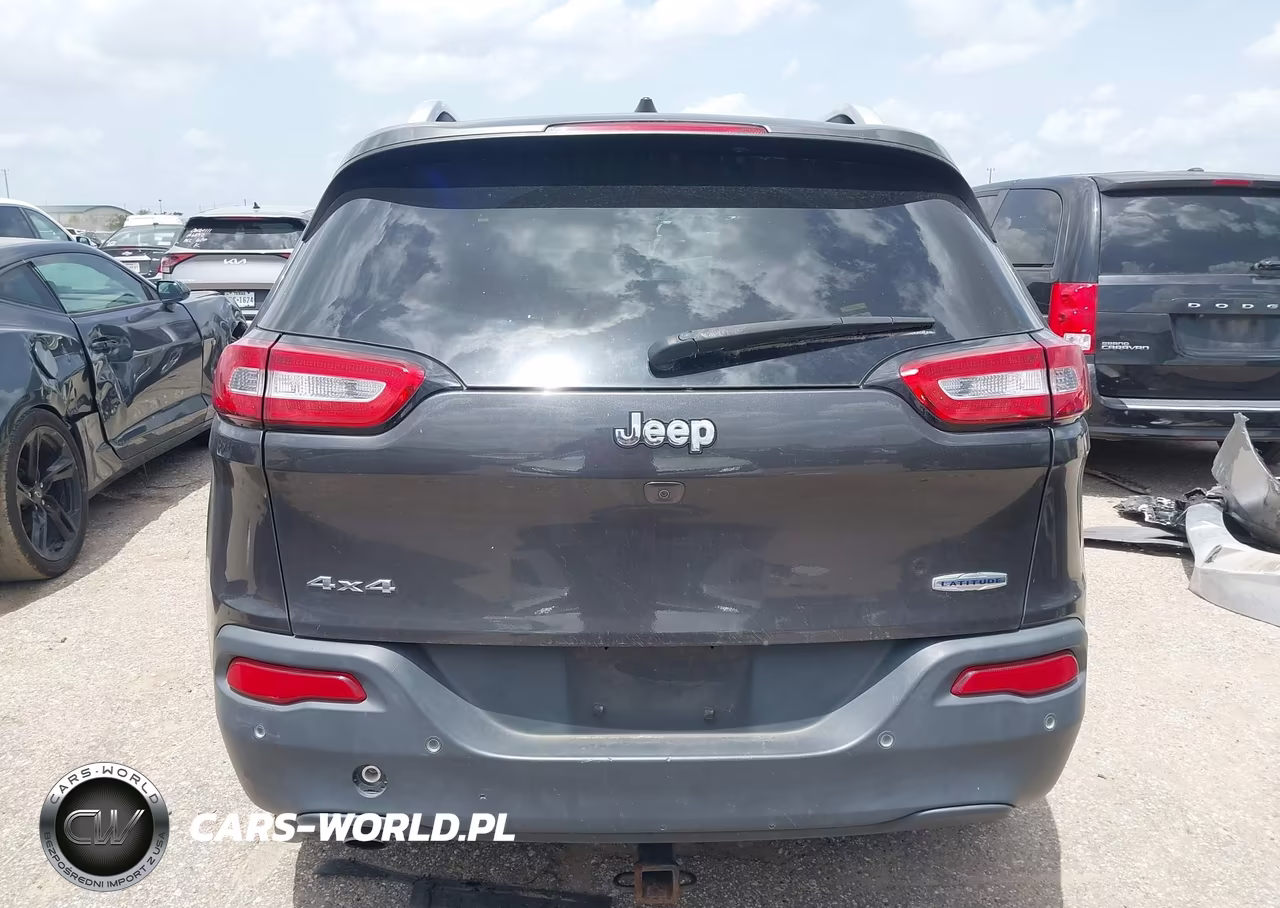 2016 Jeep Cherokee Latitude VIN:1C4PJMCB6GW361112 - 16