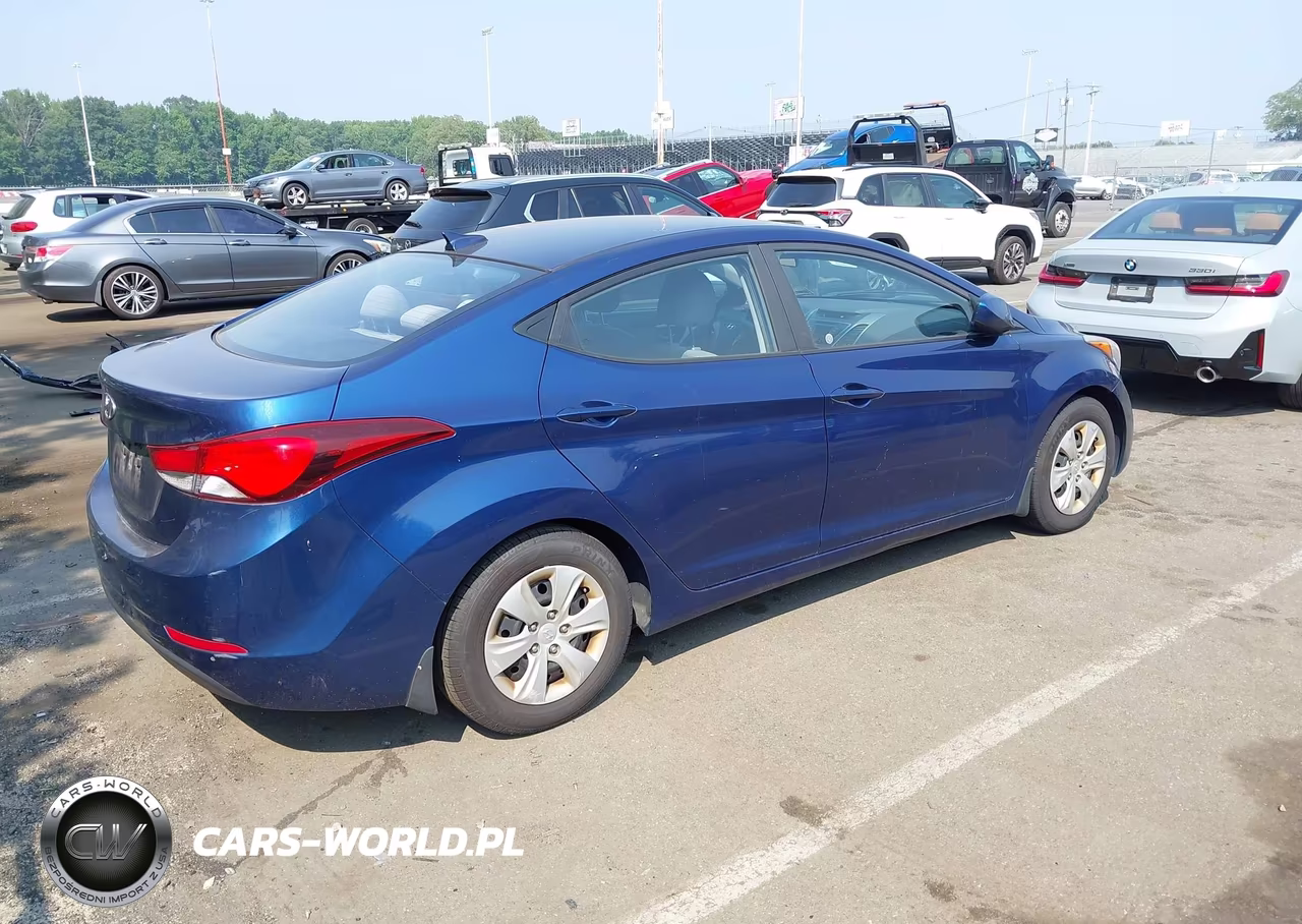 2016 Hyundai Elantra Se VIN:5NPDH4AE4GH749652 - 4