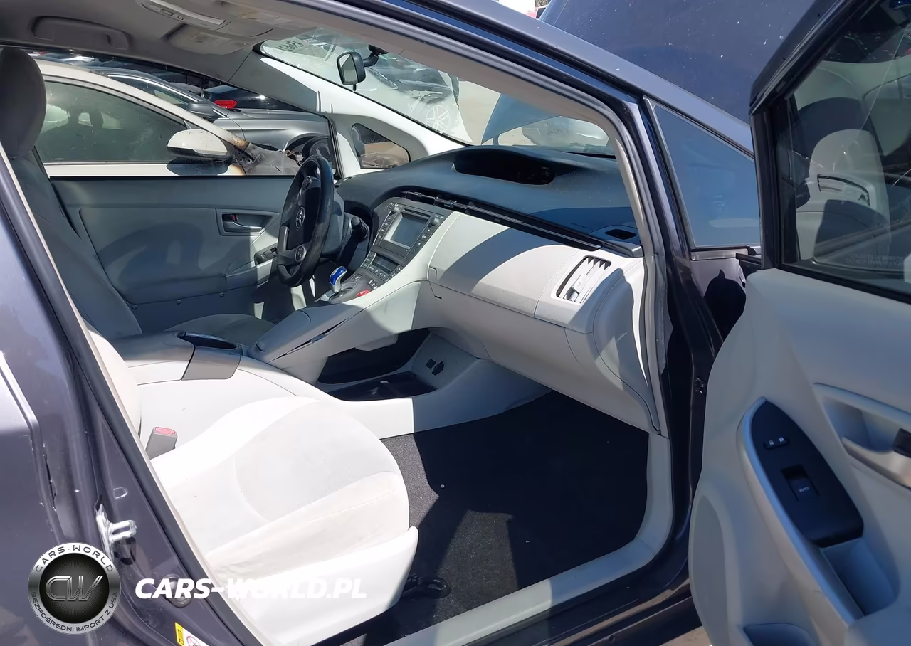 2014 Toyota Prius Two VIN:JTDKN3DU6E1744499 - 5