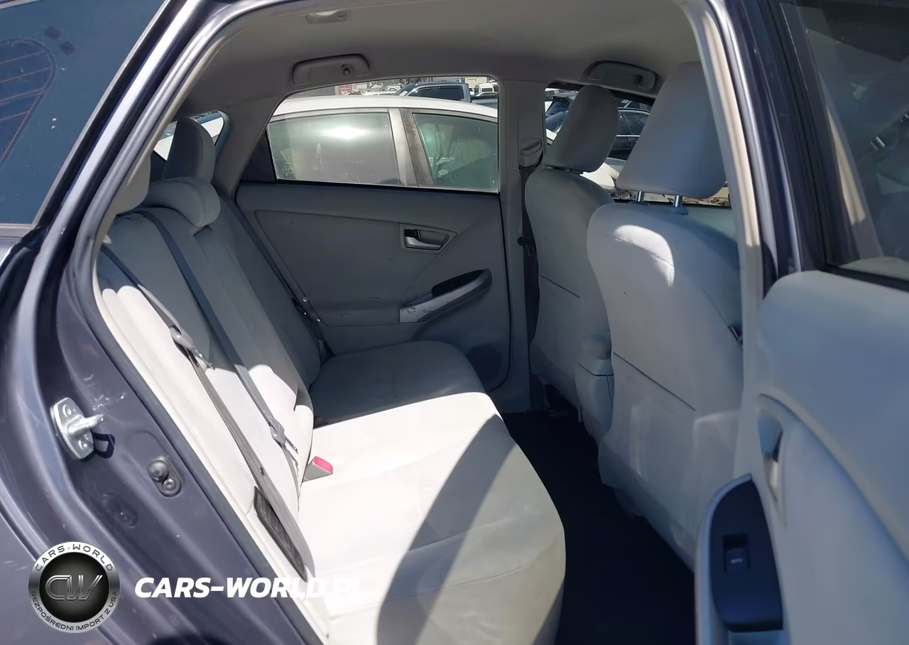 2014 Toyota Prius Two VIN:JTDKN3DU6E1744499 - 8