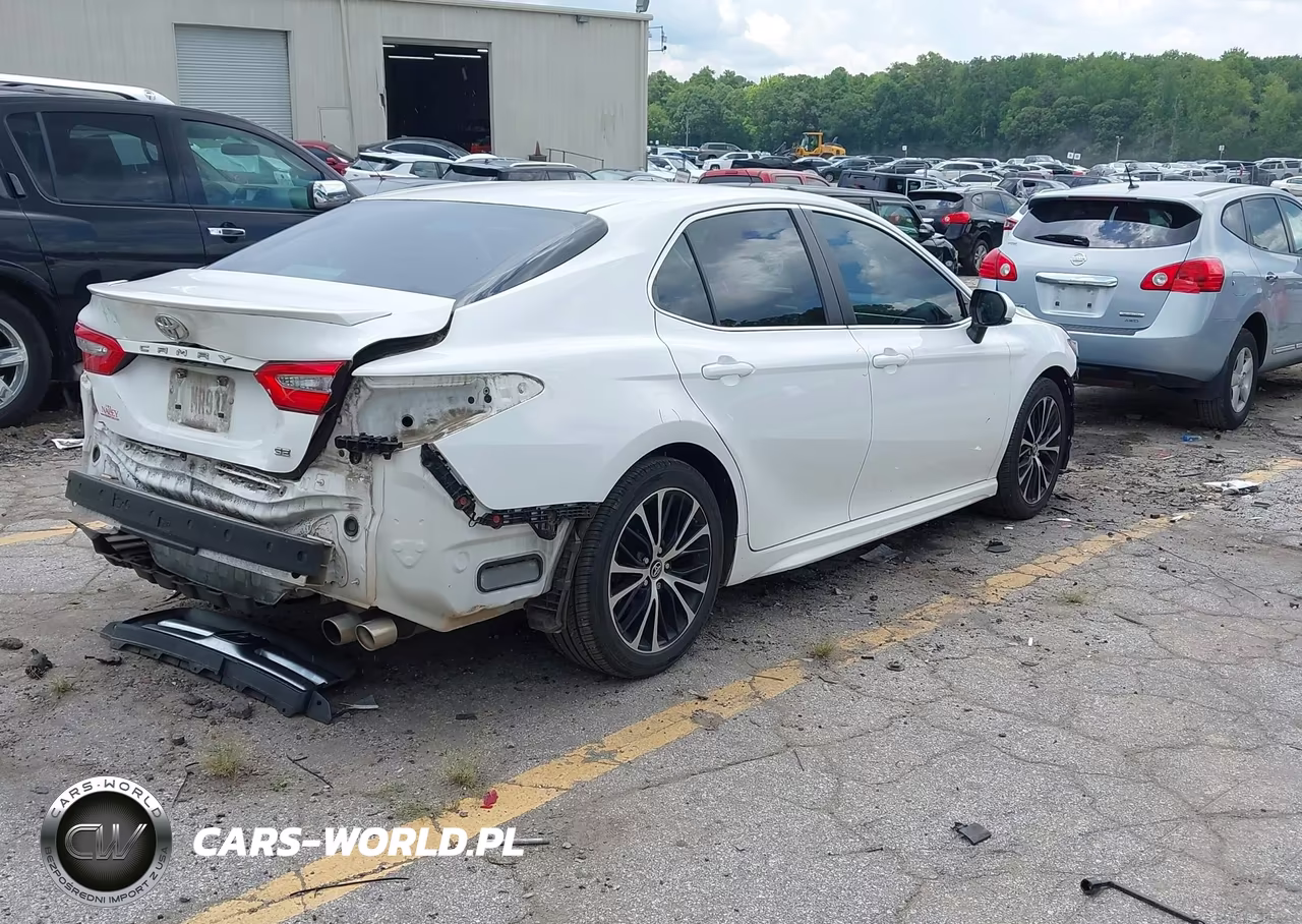 2018 Toyota Camry Se VIN:4T1B11HKXJU623665 - 4