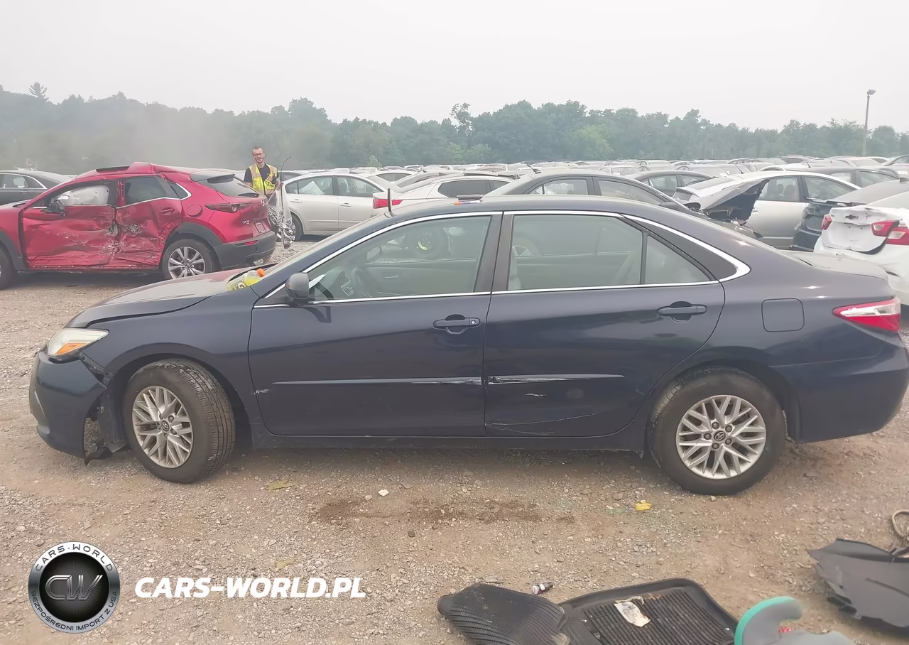 2017 Toyota Camry Le VIN:4T1BF1FK8HU708910 - 14