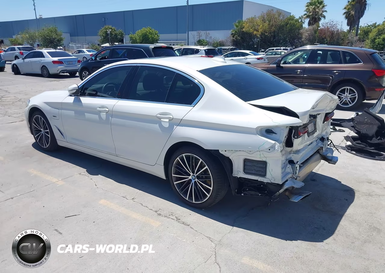 2023 BMW 530E VIN:WBA13AG03PCM40386 - 3