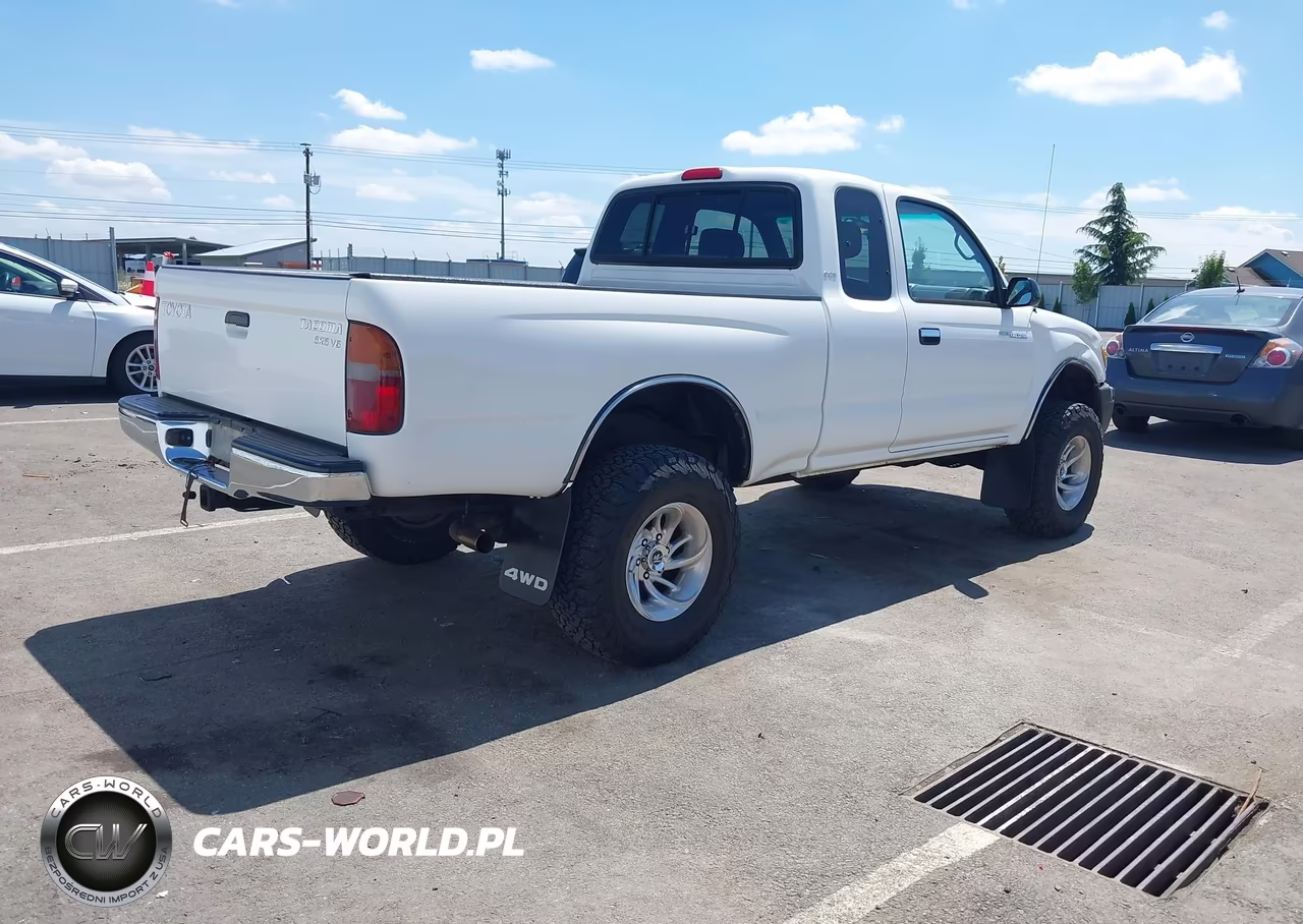 2000 Toyota Tacoma Base V6 VIN:4TAWN72N8YZ682707 - 4