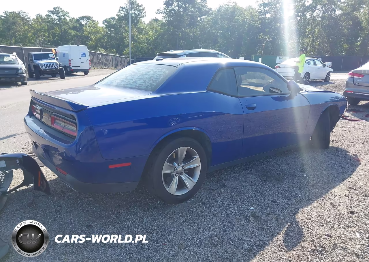 2018 Dodge Challenger Sxt VIN:2C3CDZAG5JH271199 - 4