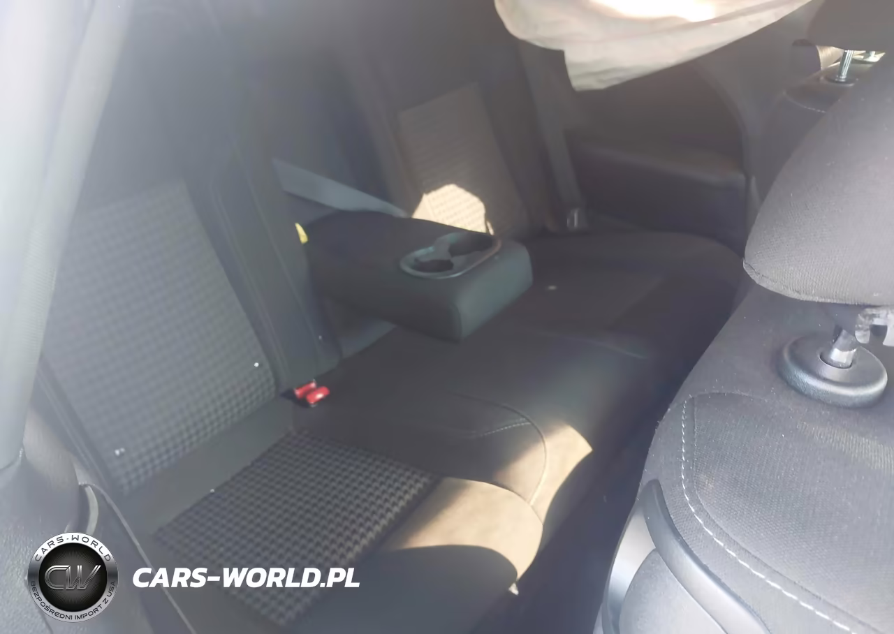 2018 Dodge Challenger Sxt VIN:2C3CDZAG5JH271199 - 8