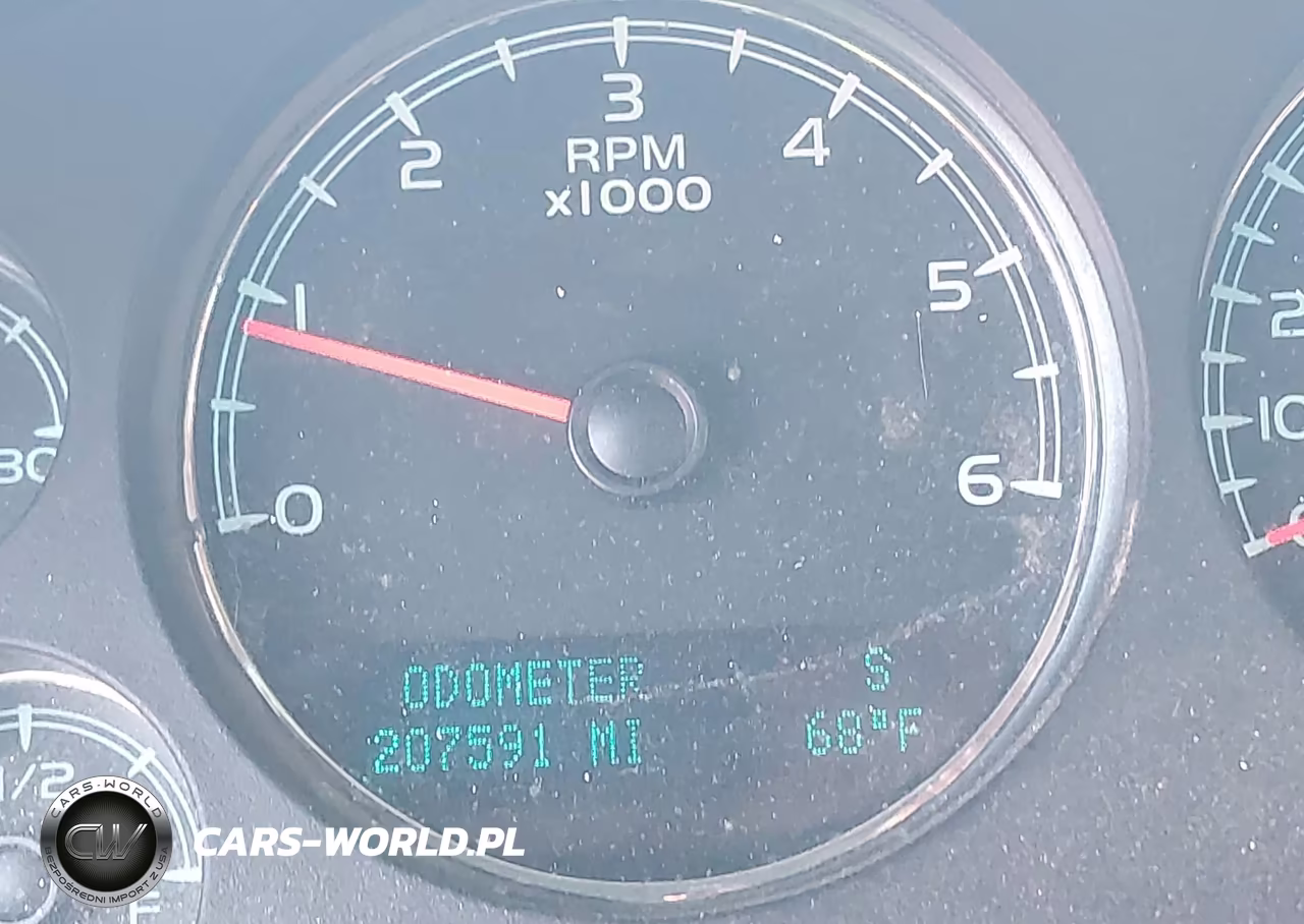 2011 Chevrolet Tahoe Ls VIN:1GNSKAE02BR248368 - 15