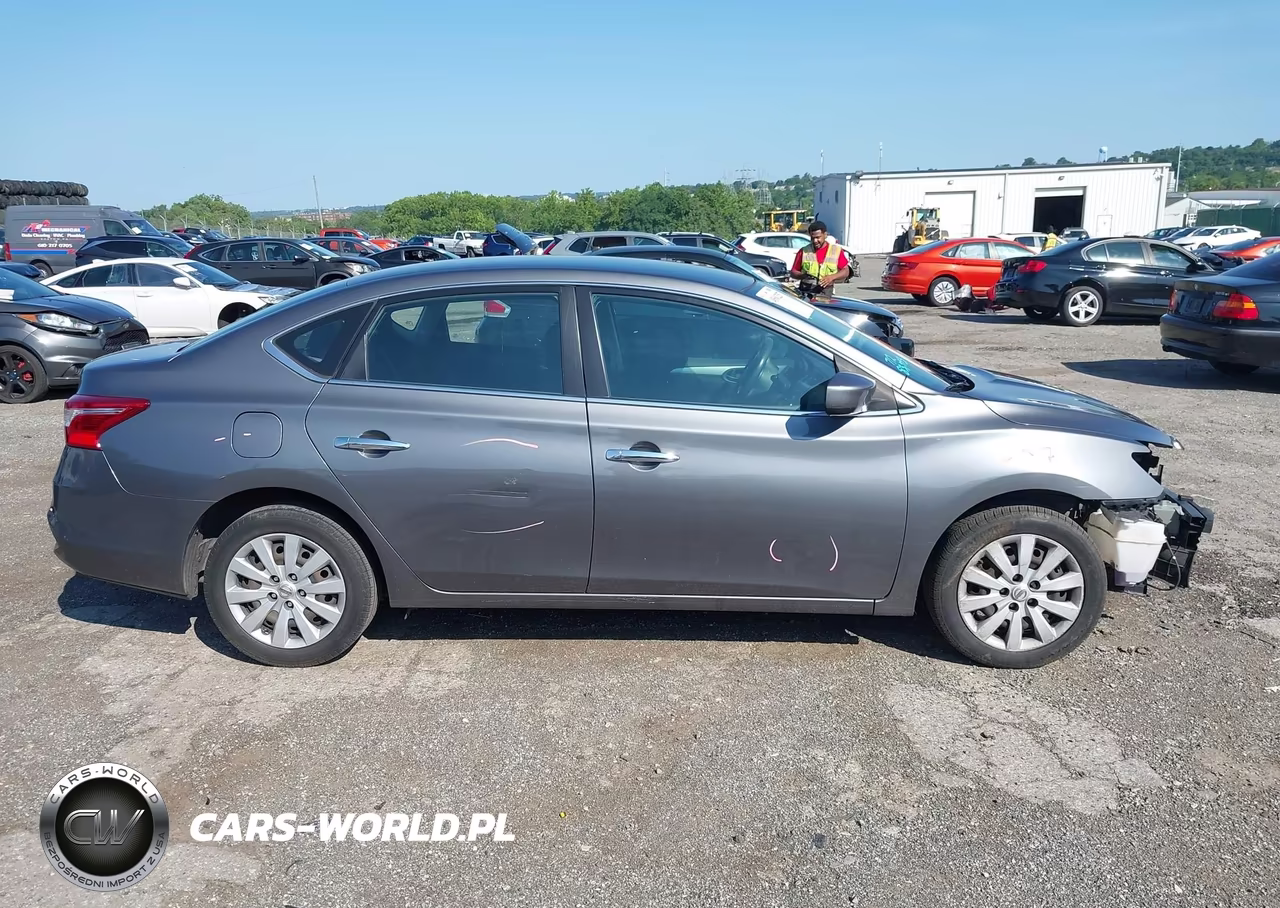 2018 Nissan Sentra S VIN:3N1AB7AP3JY331345 - 13